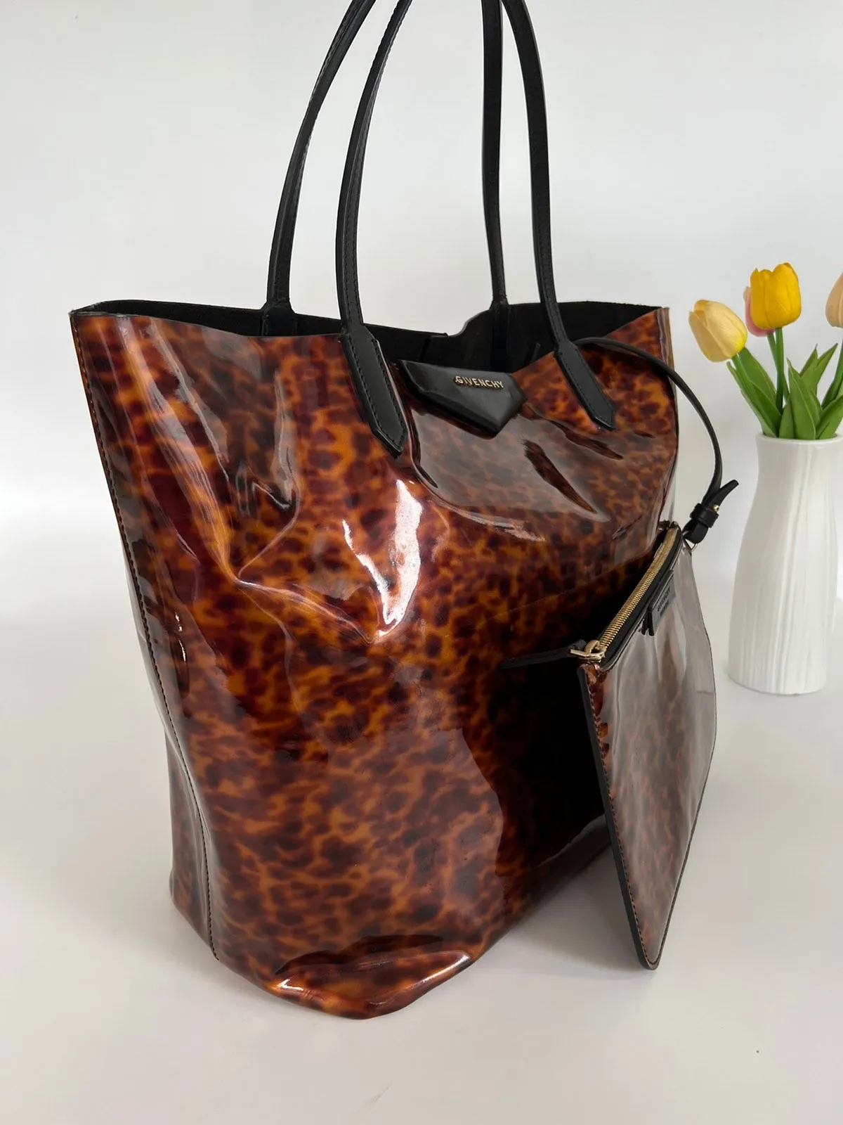 Antigona Tote Bag