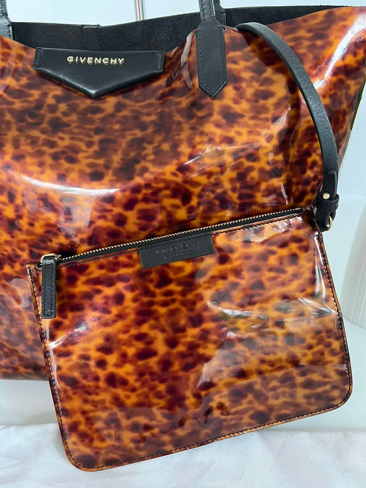 Antigona Tote Bag