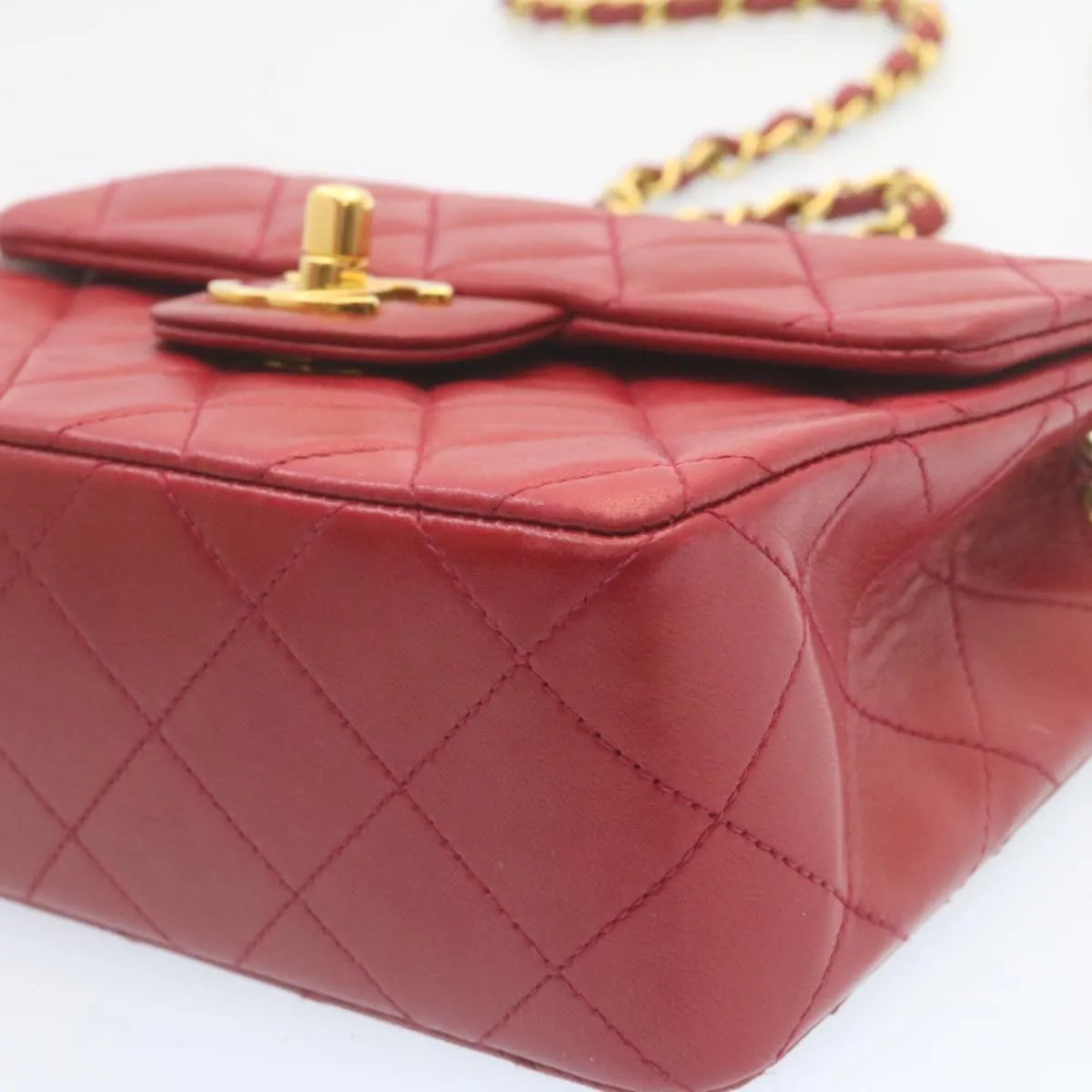 Chanel Matelasse Chain Flap Shoulder Bag Lamb Skin Turn Lock Red CC Auth 28661A