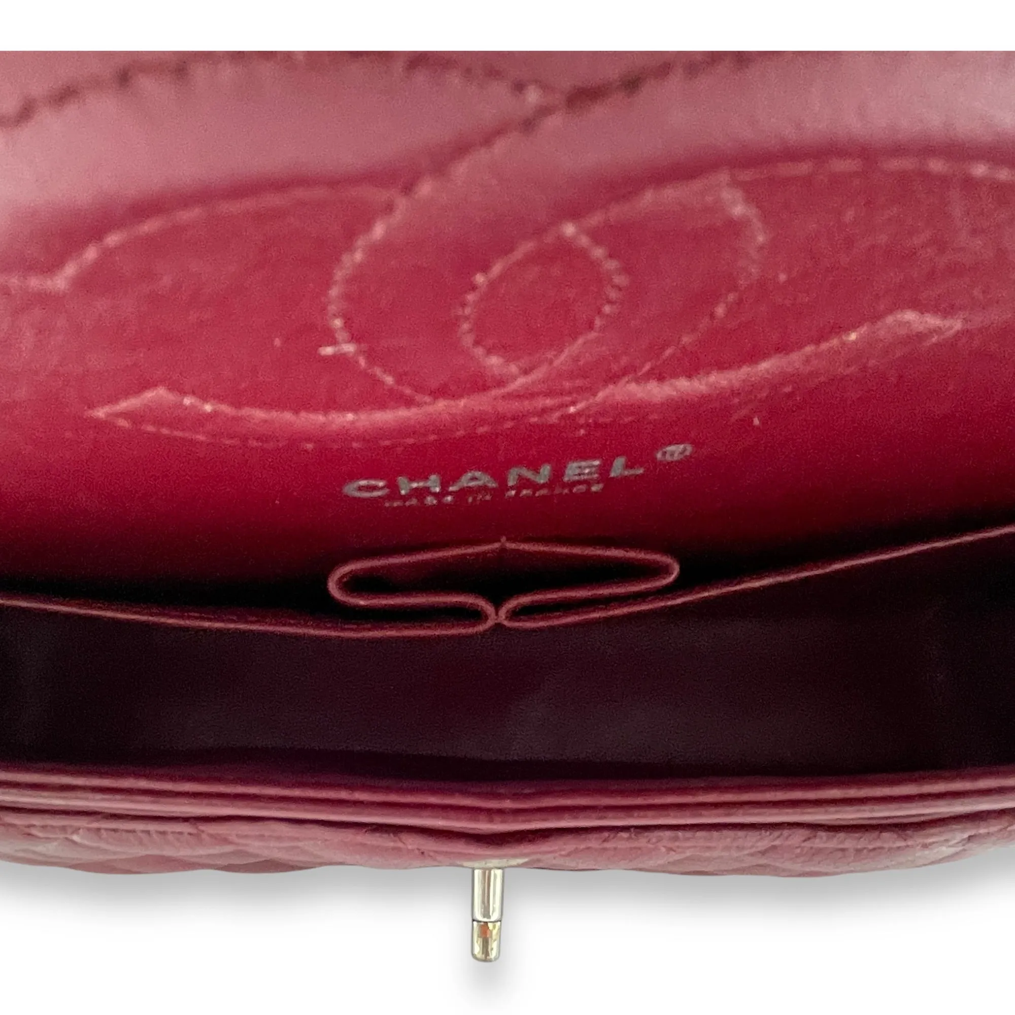 Classic Double Flap Medium Shoulder bag in Caviar leather, Silver Hardware