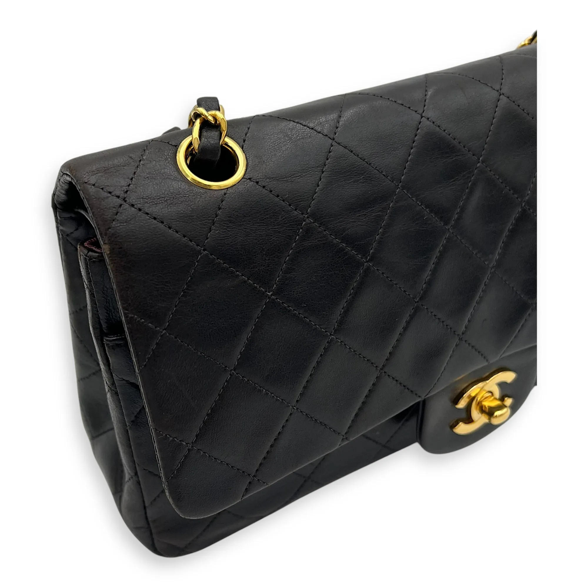 Classic Shoulder Bag Black in Lambskin, Gold hardware