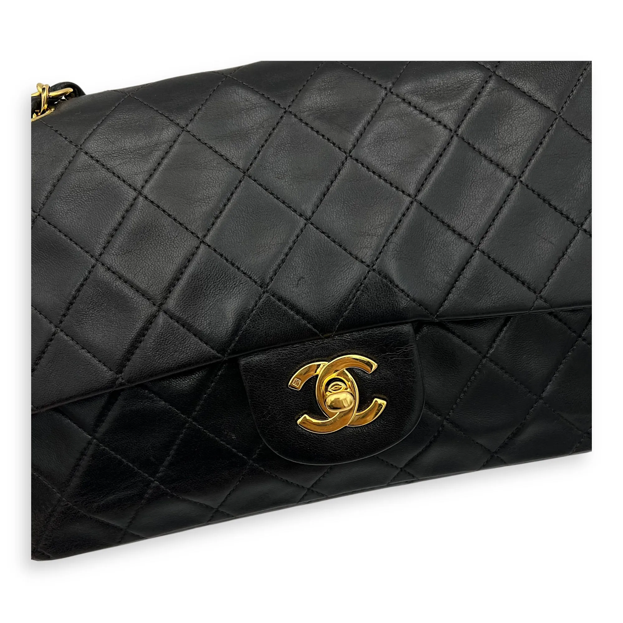 Classic Shoulder Bag Black in Lambskin, Gold hardware