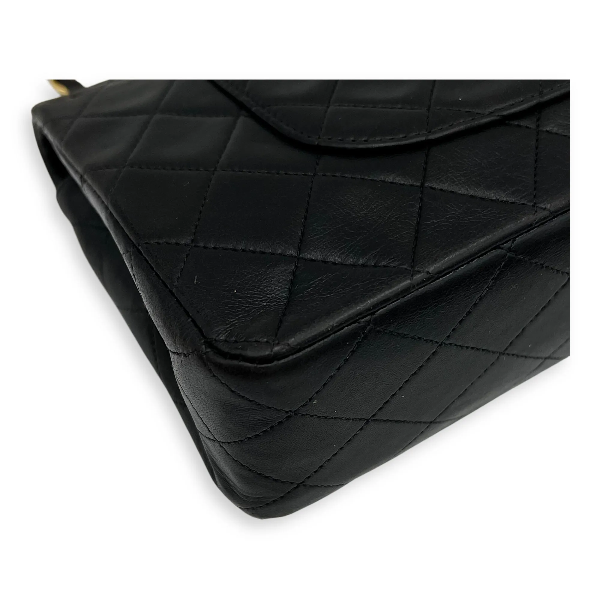 Classic Shoulder Bag Black in Lambskin, Gold hardware