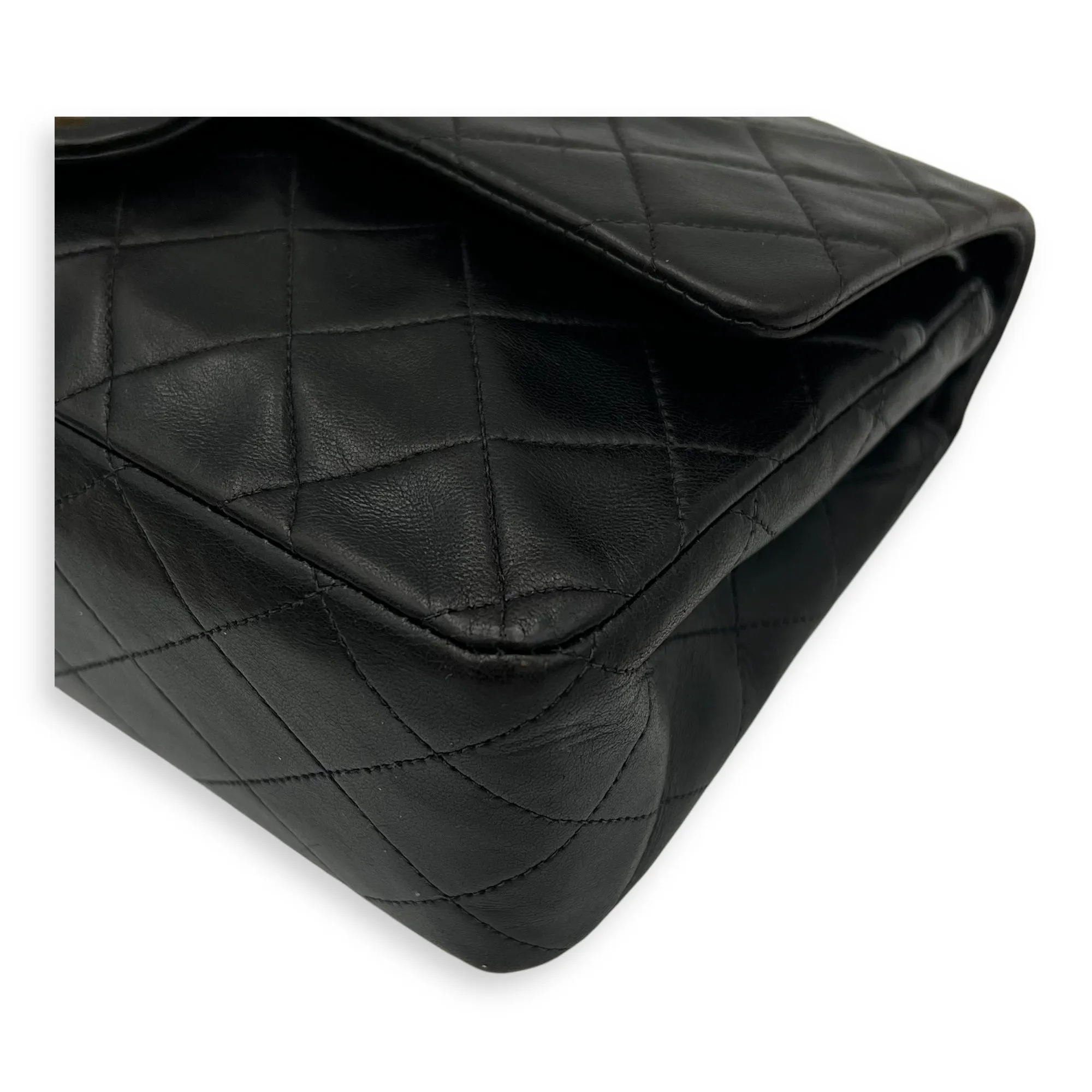 Classic Shoulder Bag Black in Lambskin, Gold hardware