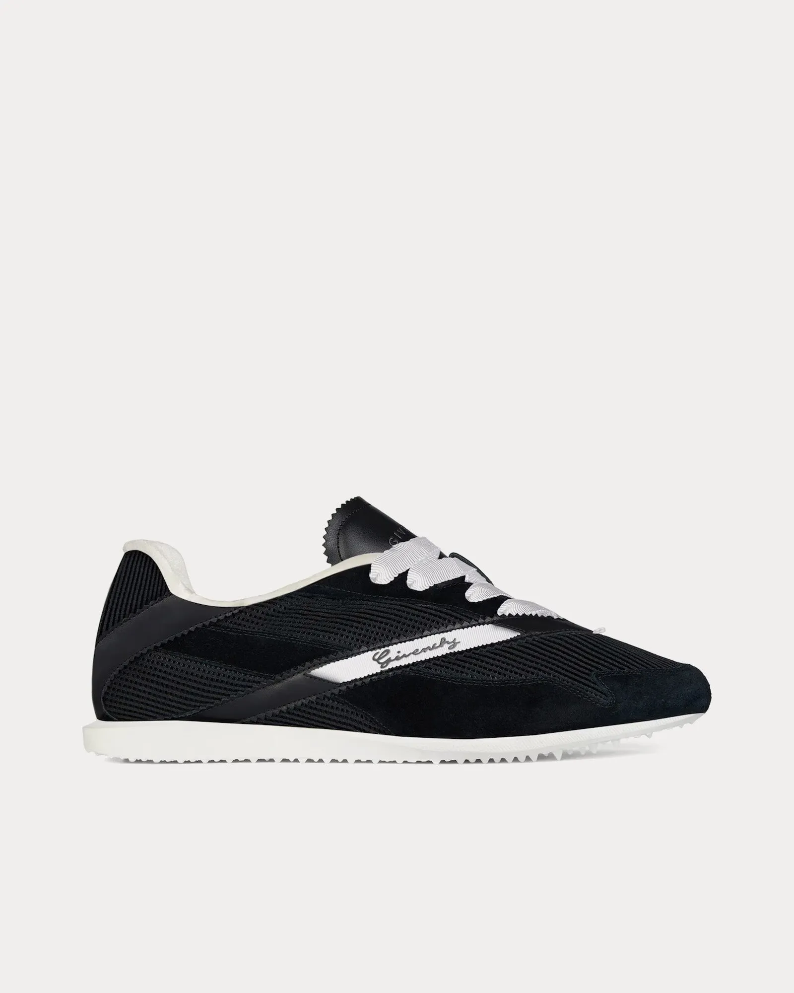 Folding Back Mesh, Suede & Leather Black / White Low Top Sneakers