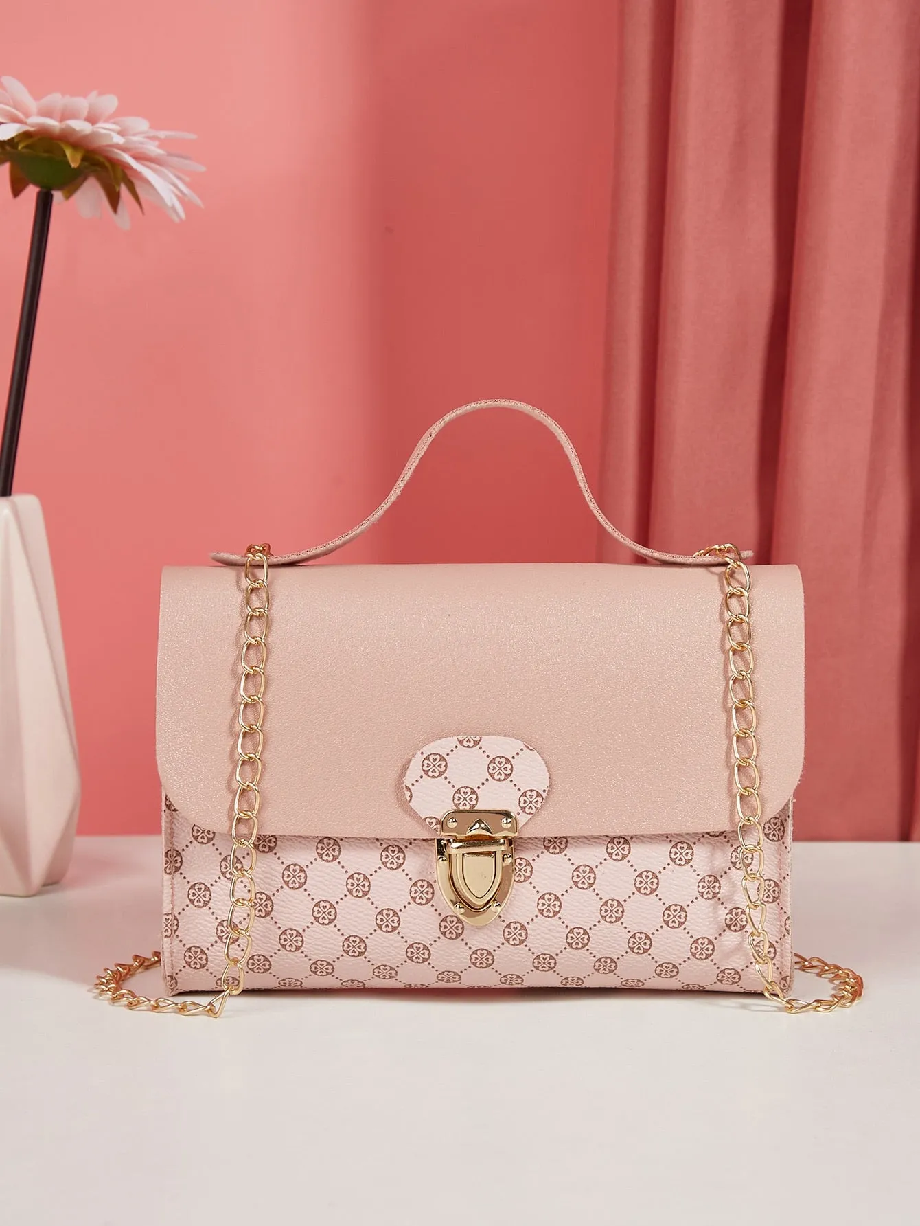 Geometric Graphic Push Lock Chain Bag