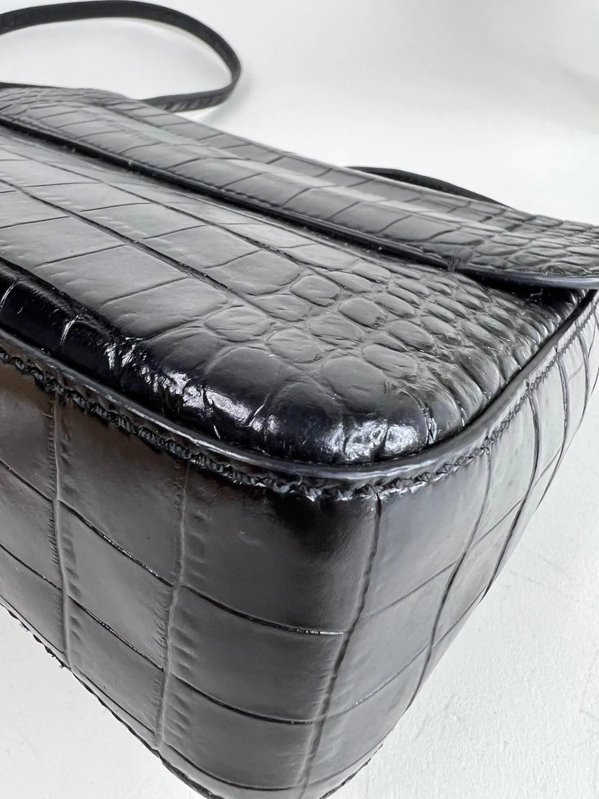Nobile Crossbody Bag