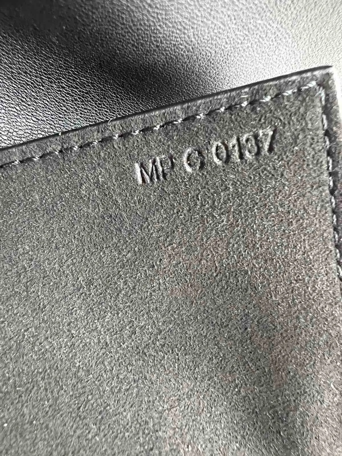 Nobile Crossbody Bag