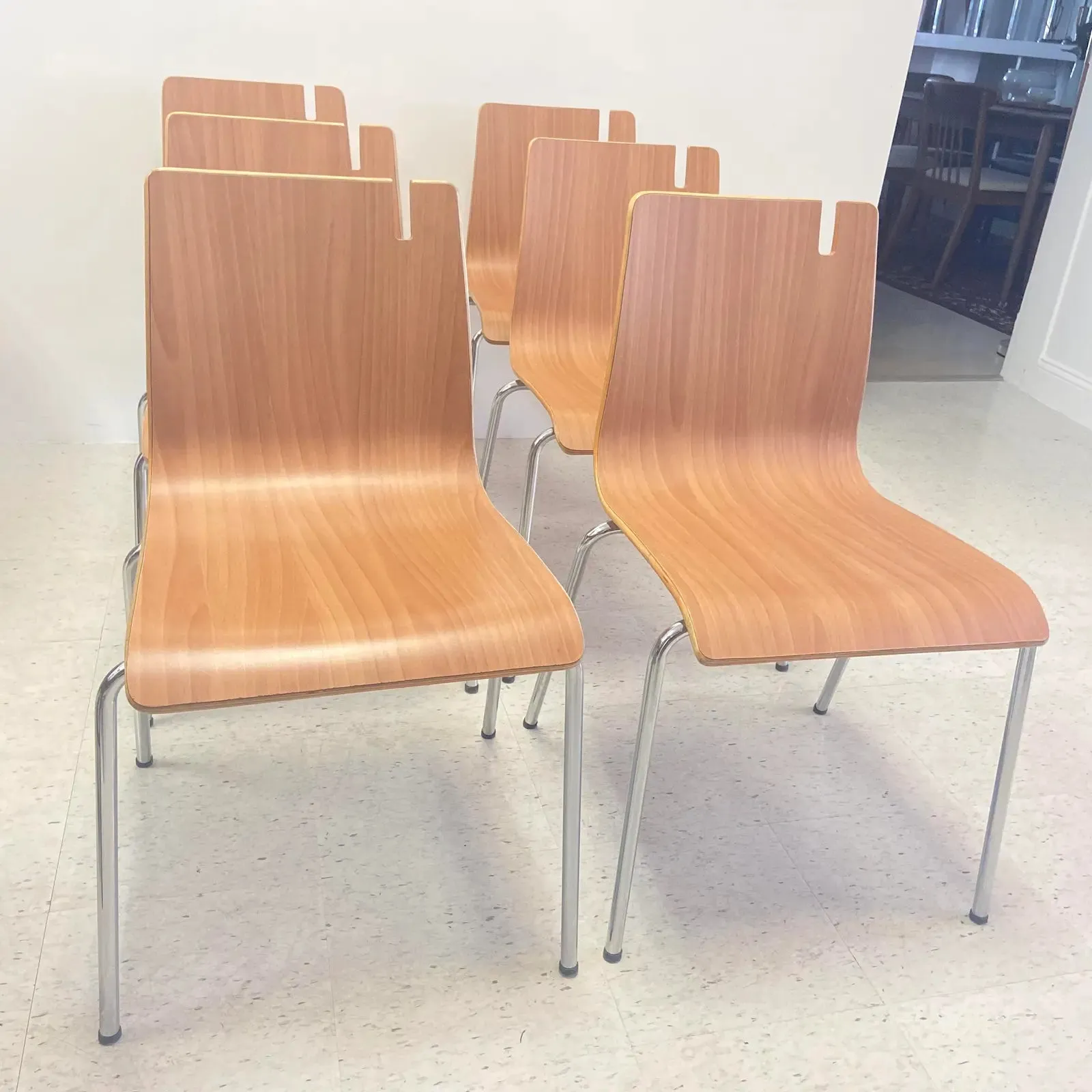 STACKABLE CAFE “PURSE” CHAIR